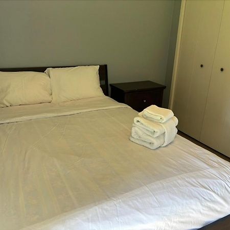 Cozy Retreat On Sandpiper Court - Room H With Share Bathroom Richmond Esterno foto