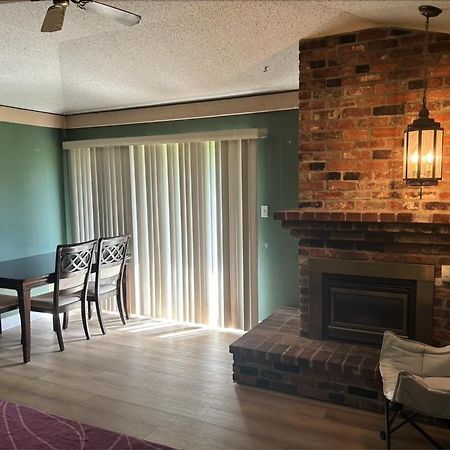 Cozy Retreat On Sandpiper Court - Room H With Share Bathroom Richmond Esterno foto