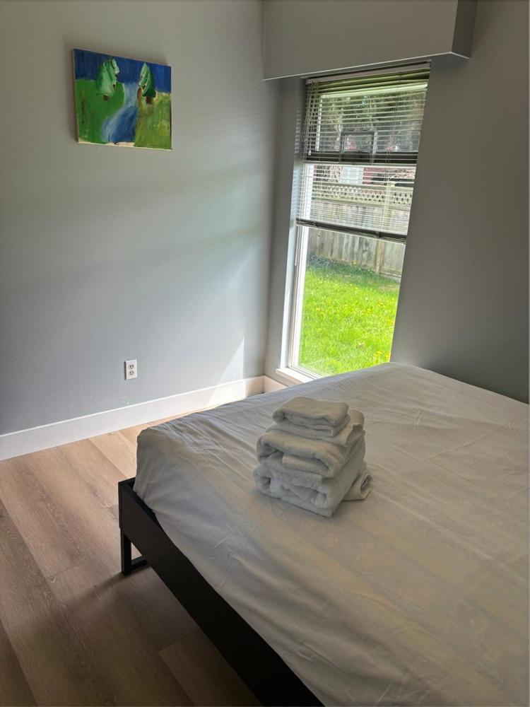 Cozy Retreat On Sandpiper Court - Room H With Share Bathroom Richmond Esterno foto