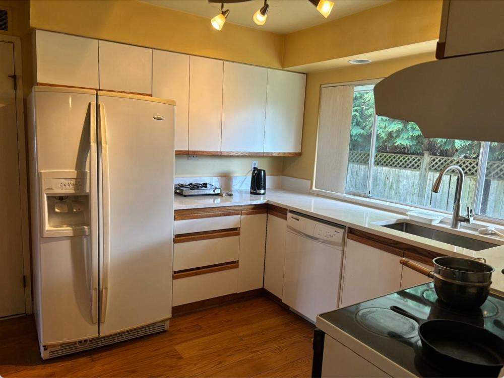 Cozy Retreat On Sandpiper Court - Room H With Share Bathroom Richmond Esterno foto